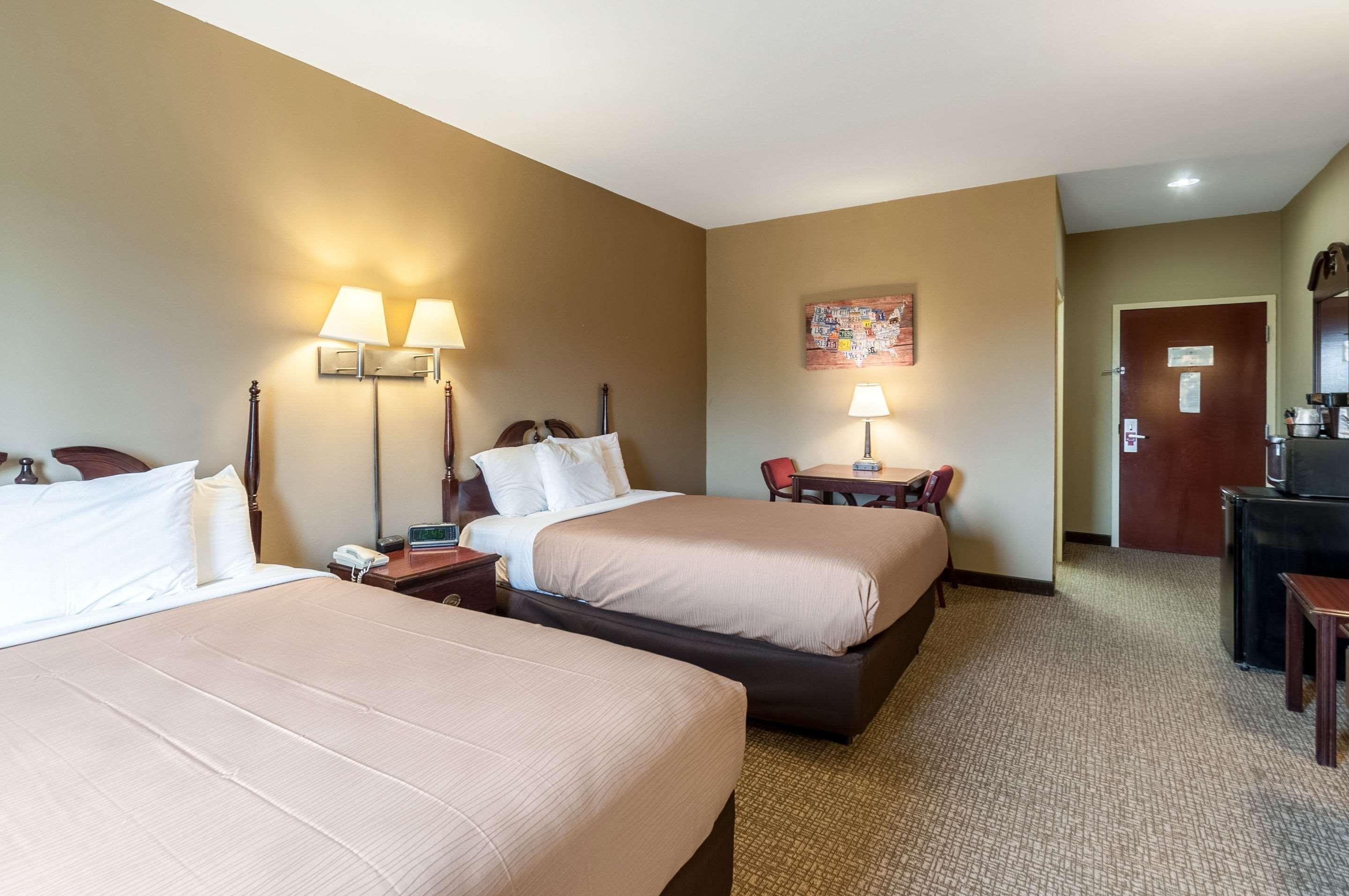 Econo Lodge Inn & Suites Middletown Buitenkant foto