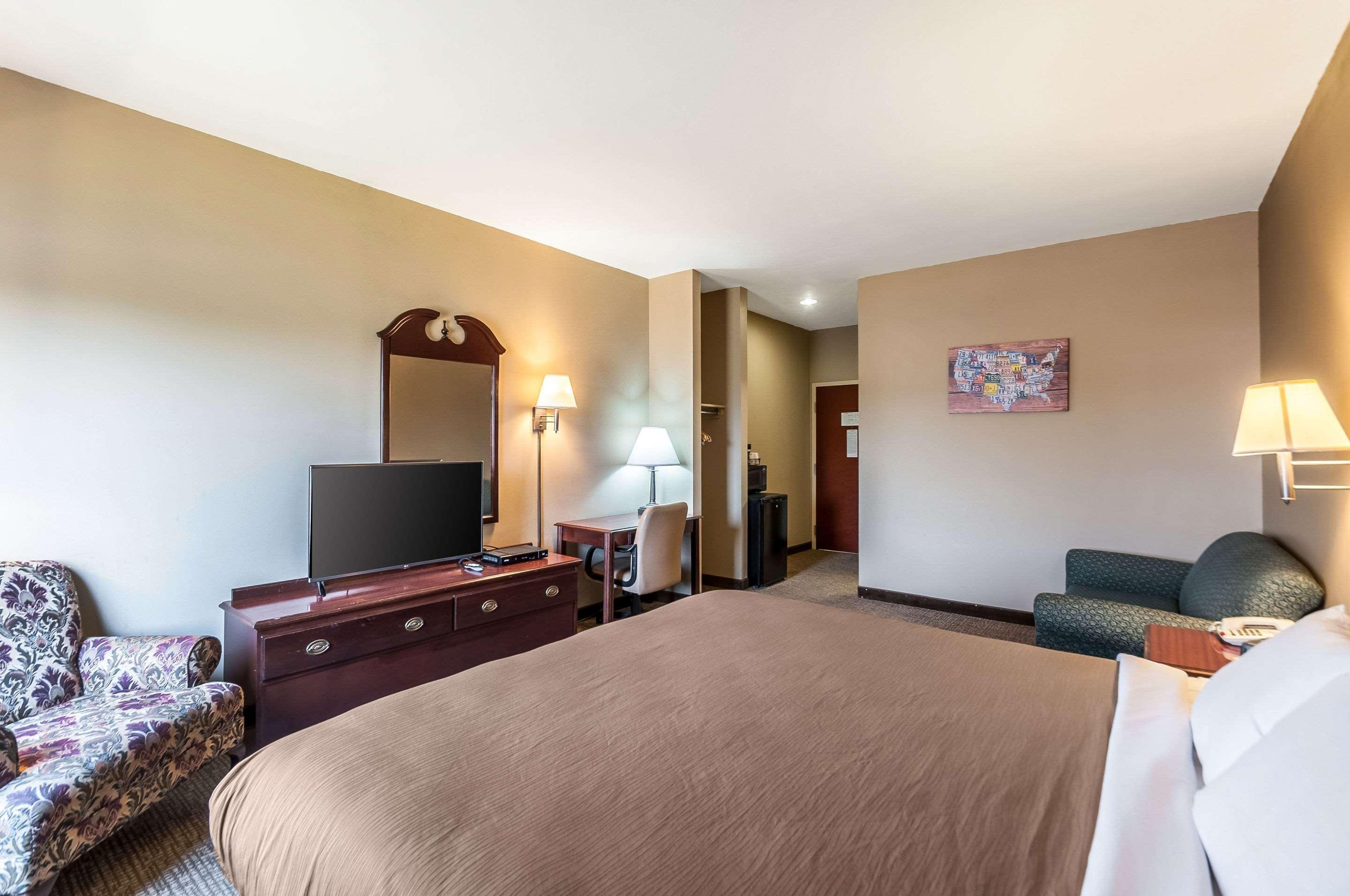 Econo Lodge Inn & Suites Middletown Buitenkant foto