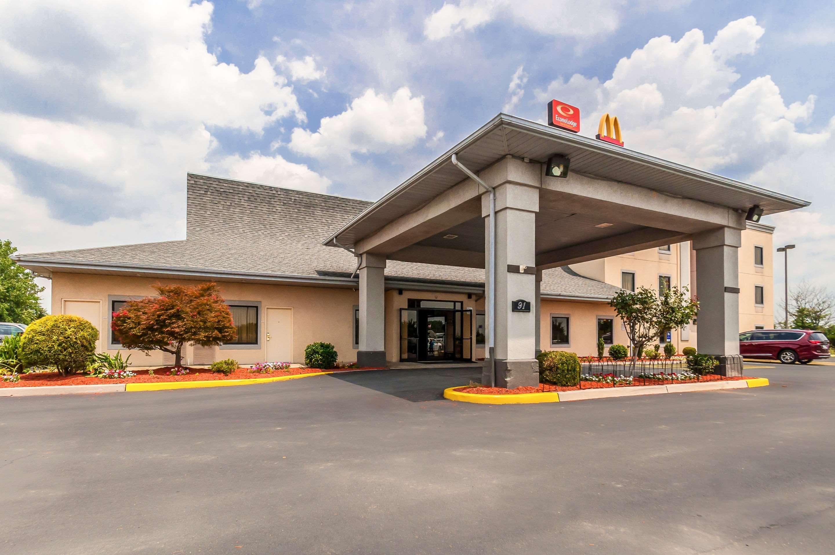 Econo Lodge Inn & Suites Middletown Buitenkant foto