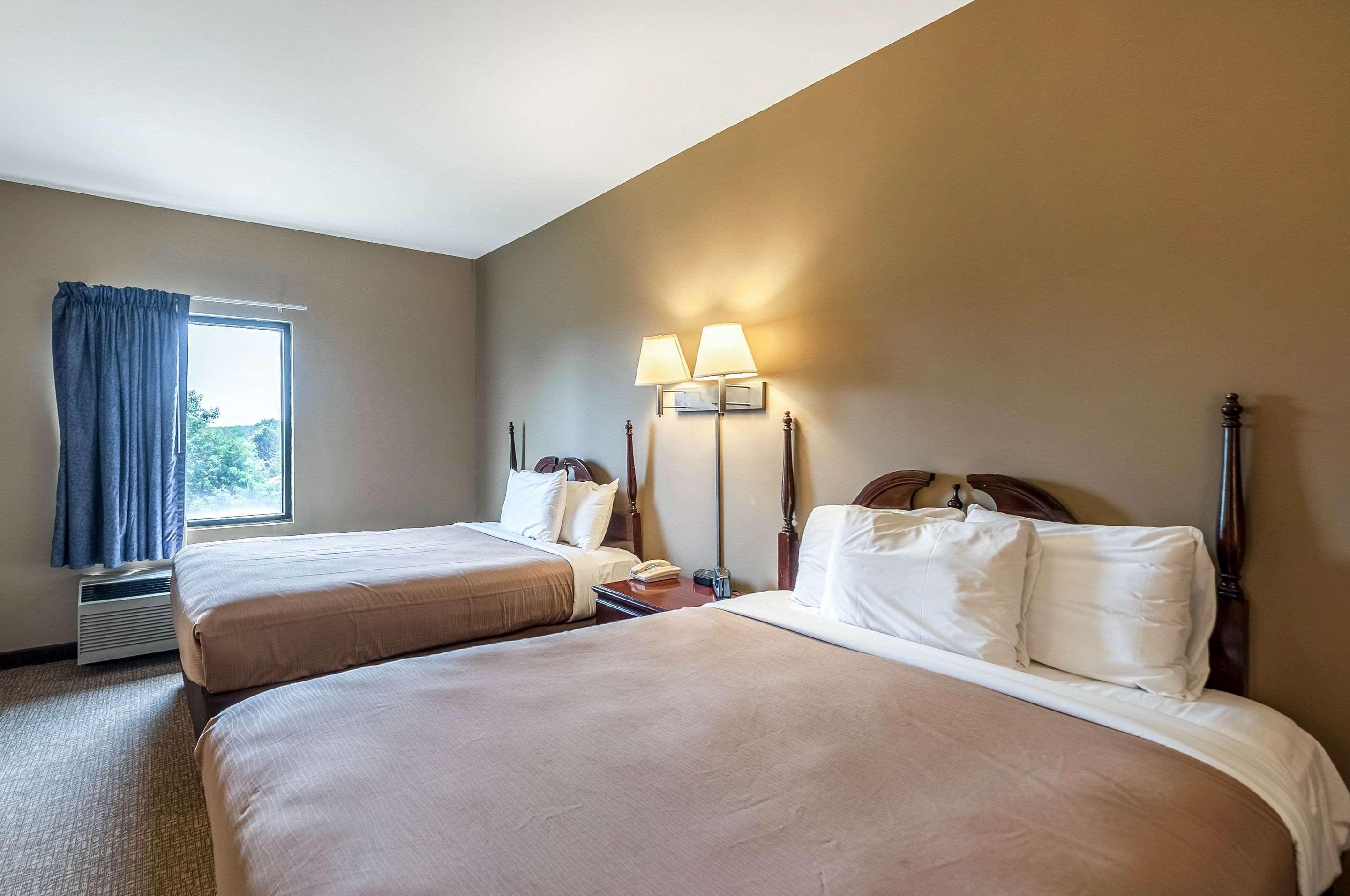 Econo Lodge Inn & Suites Middletown Buitenkant foto