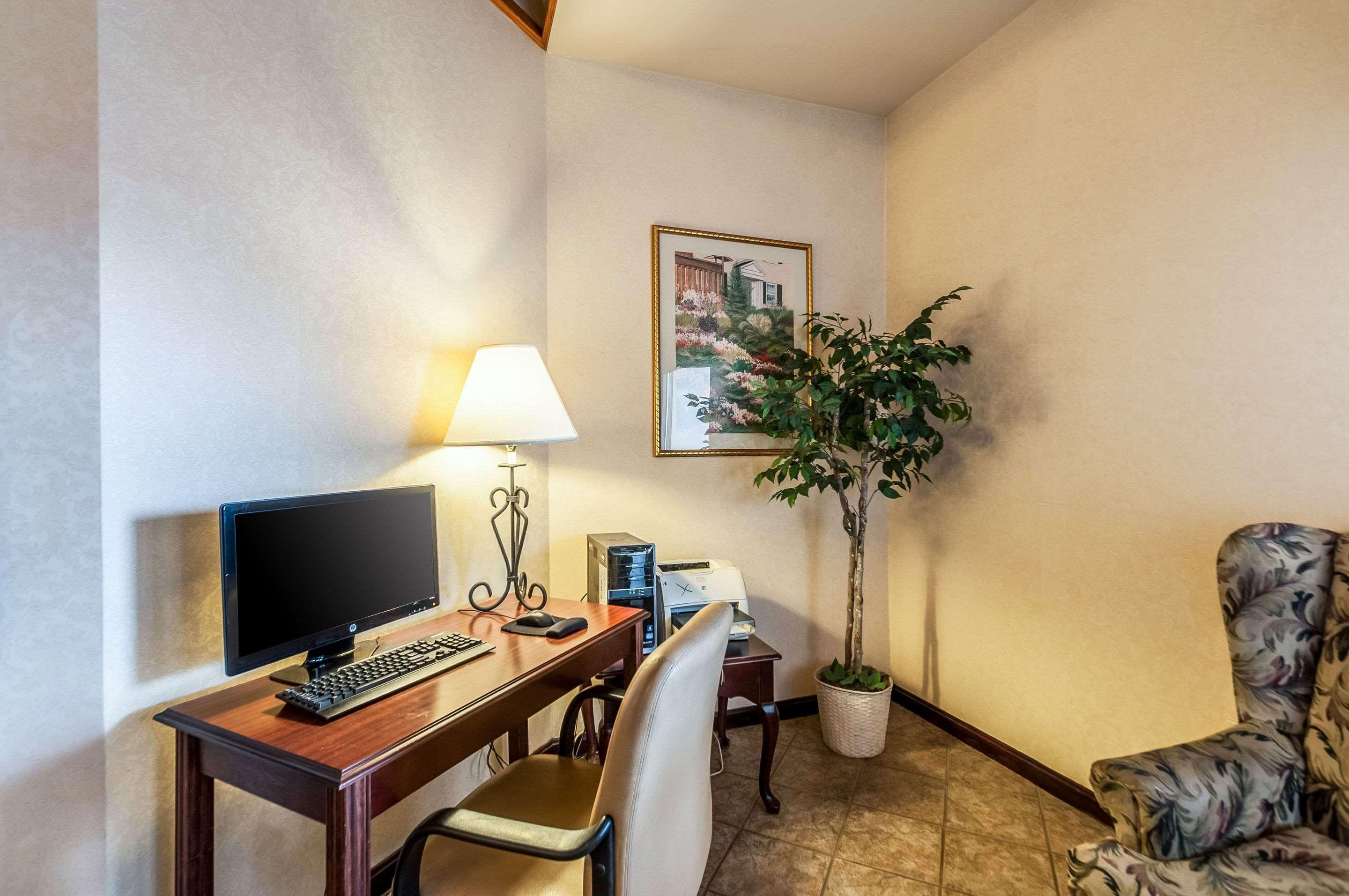 Econo Lodge Inn & Suites Middletown Buitenkant foto