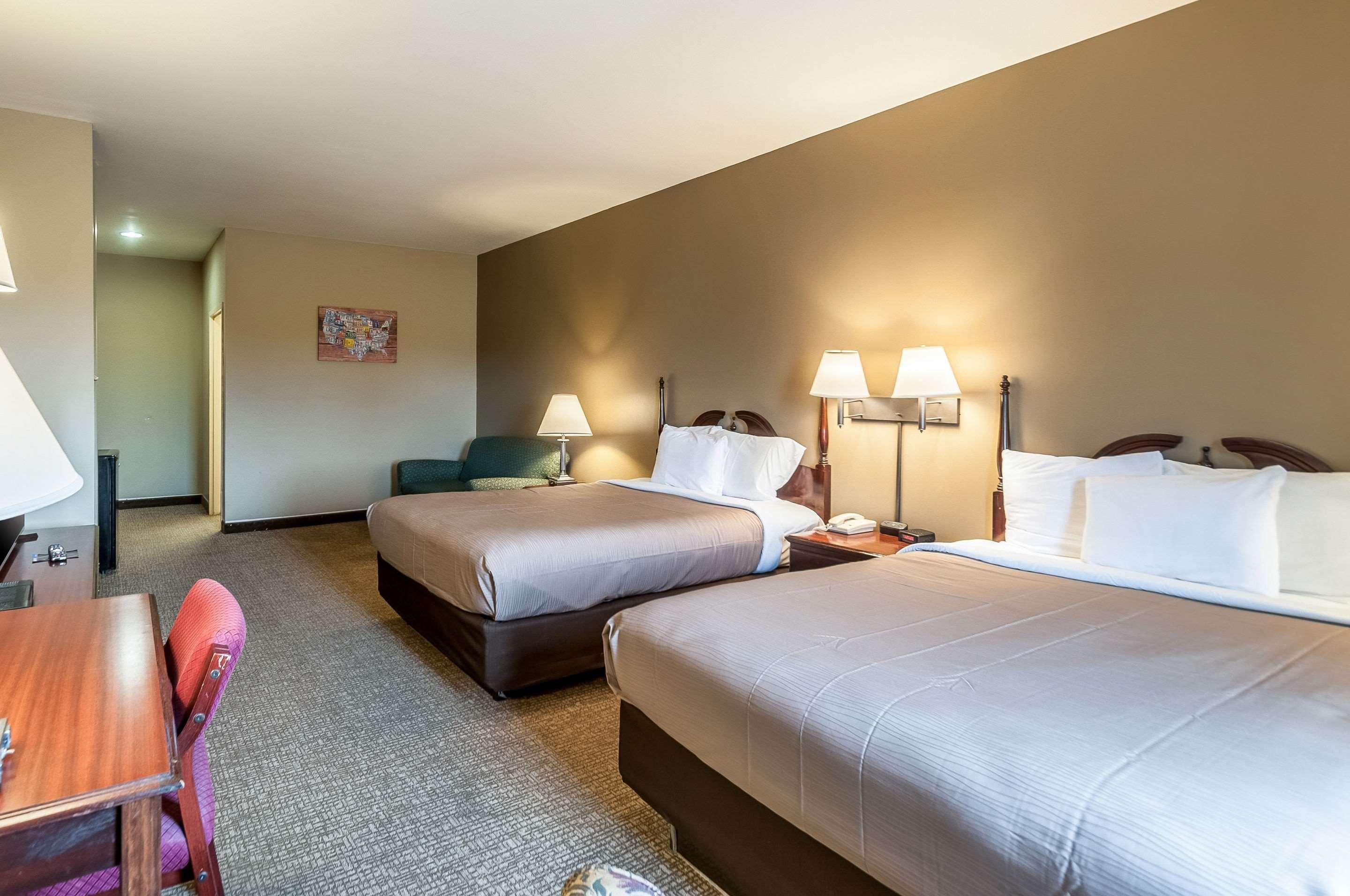Econo Lodge Inn & Suites Middletown Buitenkant foto